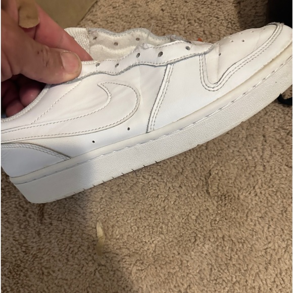 Nike sneakers.  Hardly used 6y - Picture 2 of 5